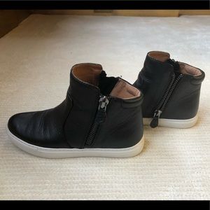 Kenneth Cole black boots